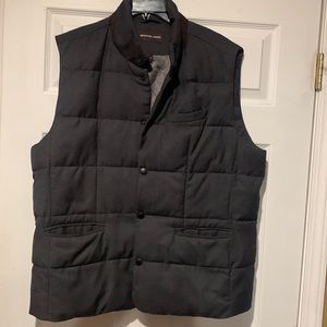 Mens XL Never worn Michael Kors Vest with 3 pockets and back brand tag on back.